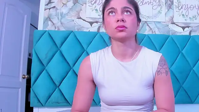 Snapshot of MiaCoopper chatting on 20, 9, 2025 MiaCoopper online show from 20, 9, 2025