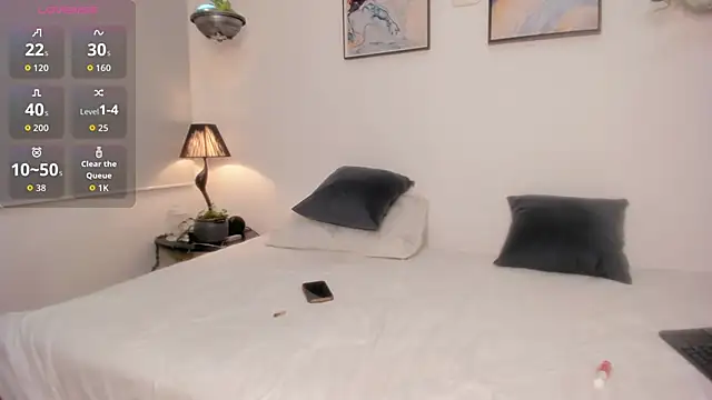 Snapshot of MiaCoopper chatting on 9, 10, 2025 MiaCoopper online show from 9, 10, 2025