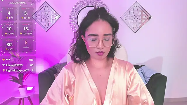 Sharon breezee online show from 5, 10, 2025