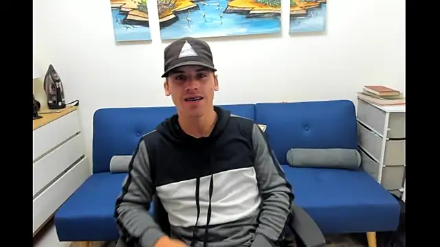 Snapshot of alex-golden chatting on 17, 9, 2025 alex-golden online show from 17, 9, 2025