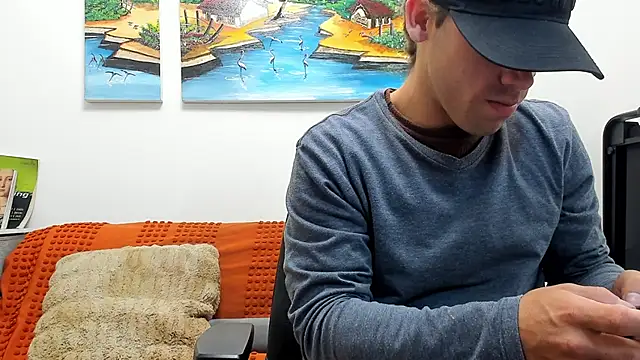 Snapshot of alex-golden chatting on 22, 9, 2025 alex-golden online show from 22, 9, 2025