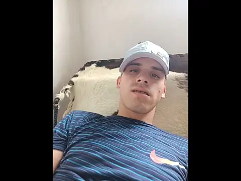 Snapshot of alex-golden chatting on 3, 12, 2025 alex-golden online show from 3, 12, 2025