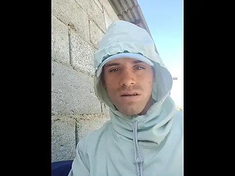 Snapshot of alex-golden chatting on 14, 12, 2025 alex-golden online show from 14, 12, 2025