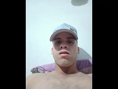 Snapshot of alex-golden chatting on 15, 12, 2025 alex-golden online show from 15, 12, 2025