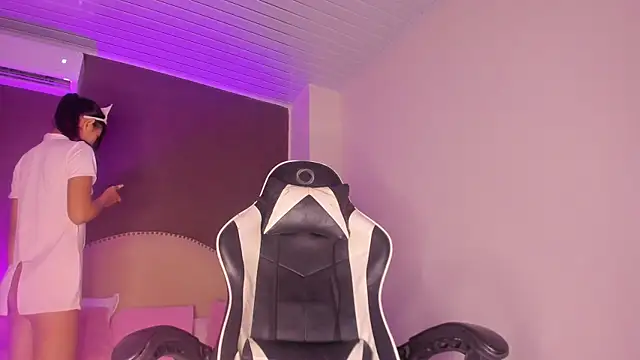  Kendall 19 online show from 6, 4, 2026