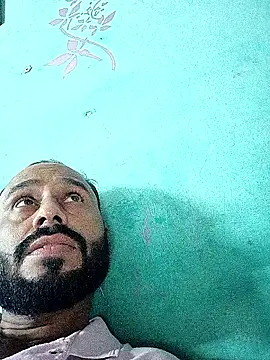 Snapshot of amitkumarkangra chatting on 12, 9, 2025 amitkumarkangra online show from 12, 9, 2025