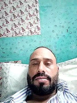 Snapshot of amitkumarkangra chatting on 18, 9, 2025 amitkumarkangra online show from 18, 9, 2025