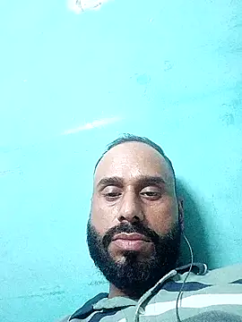 Snapshot of amitkumarkangra chatting on 10, 10, 2025 amitkumarkangra online show from 10, 10, 2025