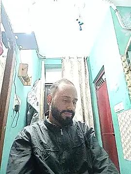Snapshot of amitkumarkangra chatting on 17, 10, 2025 amitkumarkangra online show from 17, 10, 2025