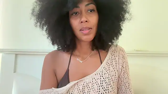 Snapshot of Vaylisse chatting on 4, 10, 2025 Vaylisse online show from 4, 10, 2025