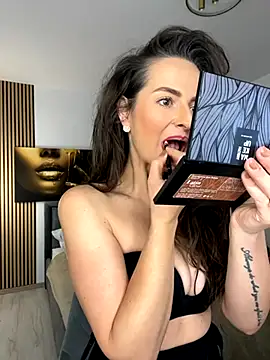 Snapshot of BarbaraXoXoX chatting on 16, 10, 2025 BarbaraXoXoX online show from 16, 10, 2025