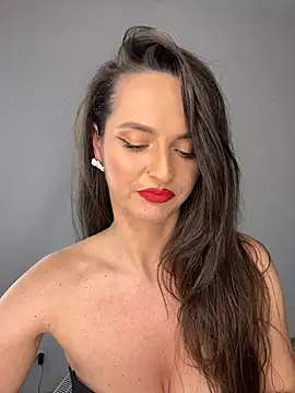 Snapshot of BarbaraXoXoX chatting on 8, 11, 2025 BarbaraXoXoX online show from 8, 11, 2025