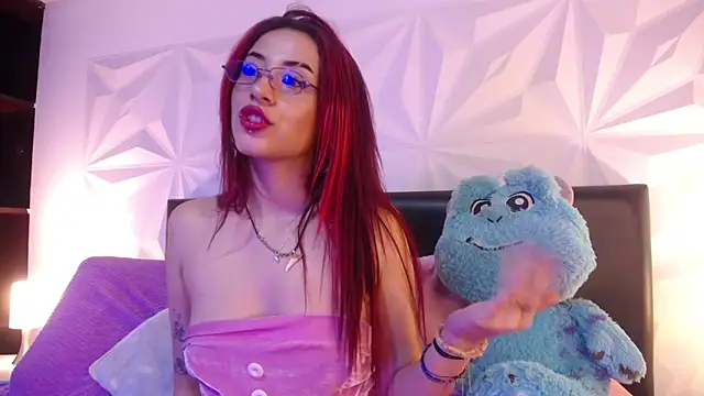 Mia Lou  online show from 15, 9, 2025