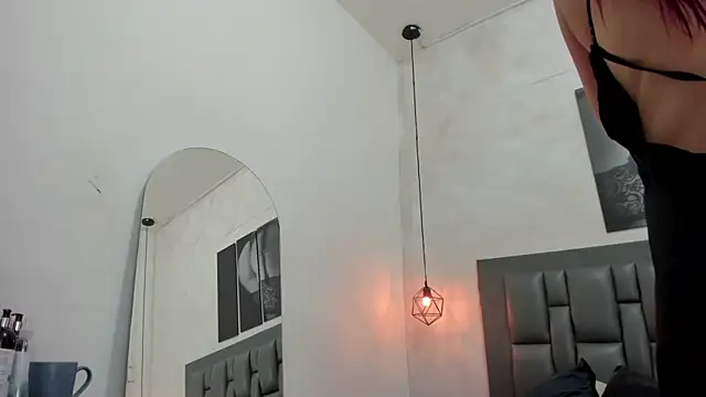 dakota roussee online show from 15, 12, 2025