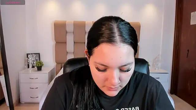 sofiacaramel online show from 18, 12, 2025