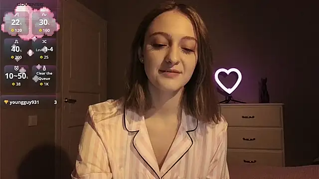 white liillyy online show from 10, 11, 2025