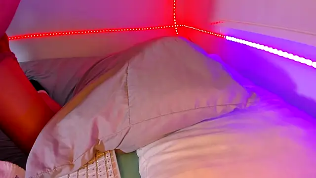 Snapshot of Dulce_TentacionLatina chatting on 10, 9, 2025 Dulce TentacionLatina online show from 10, 9, 2025