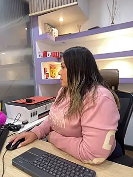 isabella horney  online show from 14, 2, 2026