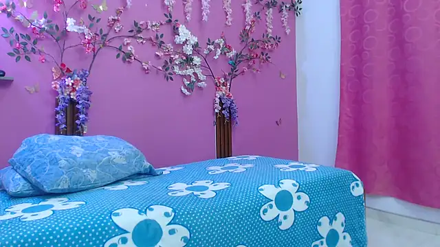 skinnybarbie022 online show from 10, 2, 2026