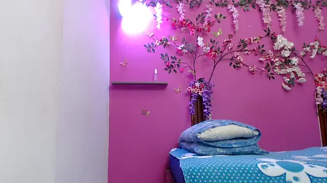 skinnybarbie022 online show from 4, 6, 2026