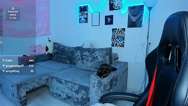 cute little ass online show from 10, 9, 2025