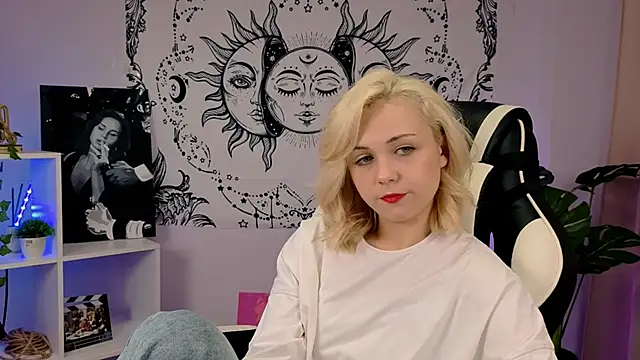 Snapshot of Charlotte_Colinss chatting on 16, 9, 2025 Charlotte Colinss online show from 16, 9, 2025