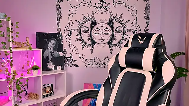 Snapshot of Charlotte_Colinss chatting on 17, 9, 2025 Charlotte Colinss online show from 17, 9, 2025