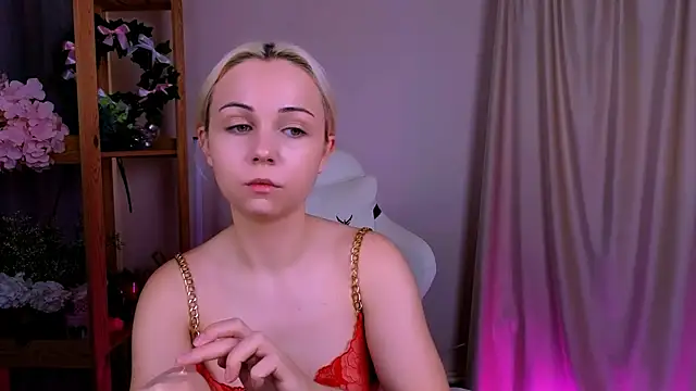 Snapshot of Charlotte_Colinss chatting on 24, 9, 2025 Charlotte Colinss online show from 24, 9, 2025