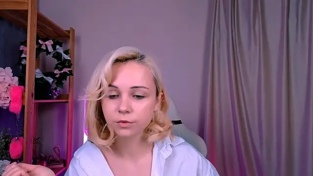 Snapshot of Charlotte_Colinss chatting on 30, 9, 2025 Charlotte Colinss online show from 30, 9, 2025