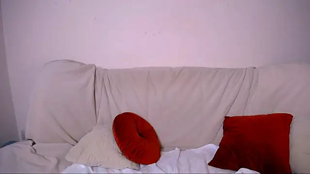 Charlotte Colinss online show from 3, 2, 2026