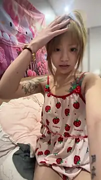 Snapshot of momo-2580 chatting on 11, 11, 2025 momo-2580 online show from 11, 11, 2025