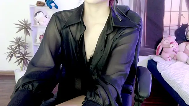 Suzie Wet Cave online show from 6, 10, 2025