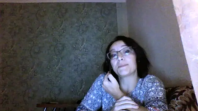 Snapshot of Moon_Janis chatting on 4, 11, 2025 Moon Janis online show from 4, 11, 2025