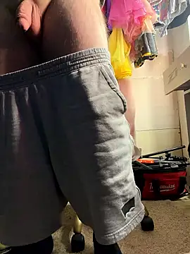 Snapshot of bearcub300 chatting on 2, 2, 2026 bearcub300 online show from 2, 2, 2026