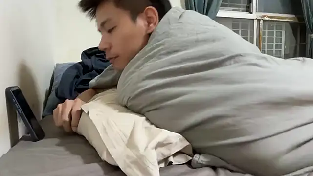 Foxfoxfox4 online show from 2, 2, 2026