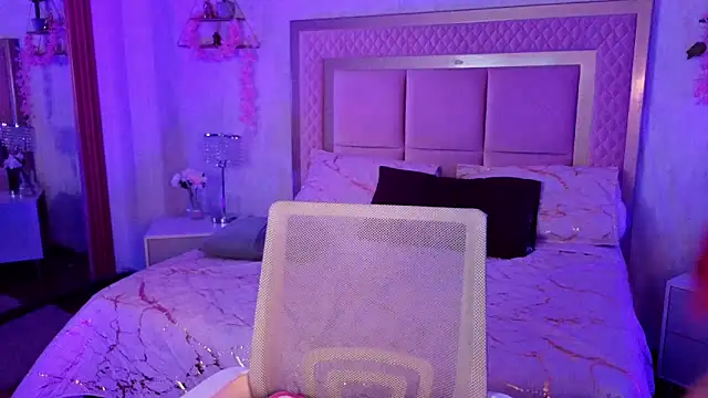 AlanaOdison online show from 12, 11, 2025