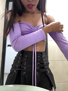 Snapshot of luxurykatty chatting on 1, 3, 2026 luxurykatty online show from 1, 3, 2026