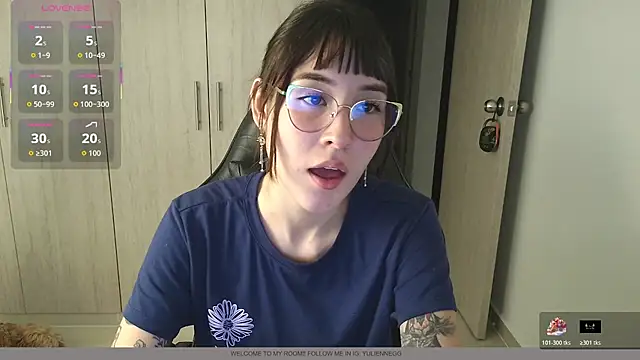 Yulienneg online show from 5, 12, 2025