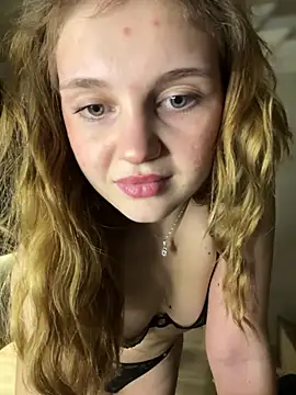 Snapshot of Emaline_Fane chatting on 10, 7, 2026 Emaline Fane online show from 10, 7, 2026