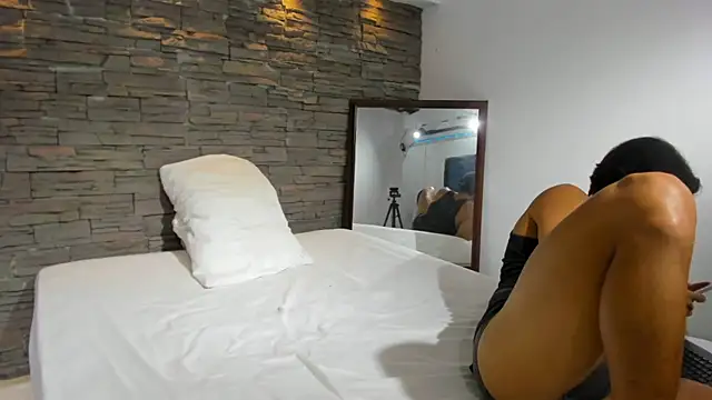 Snapshot of Anker_Colin chatting on 27, 10, 2025 Anker Colin online show from 27, 10, 2025