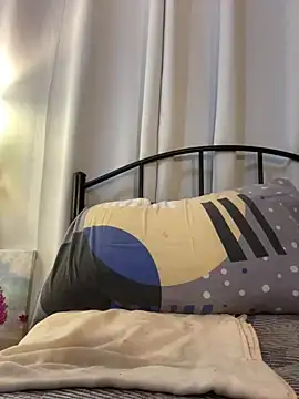 RomanticPearlTS online show from 8, 11, 2025