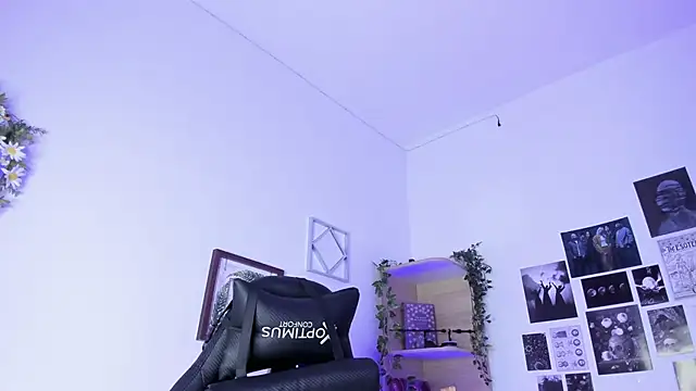 Snapshot of Lana_Herondale chatting on 11, 10, 2025 Lana Herondale online show from 11, 10, 2025