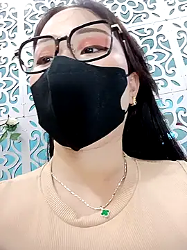 Bonnie-2k online show from 14, 10, 2025