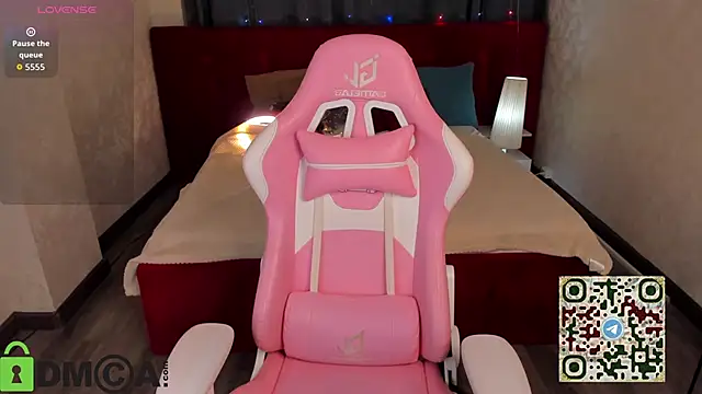 Mia E1fie online show from 19, 1, 2026