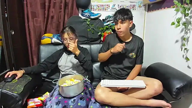 Snapshot of Donuts_DD chatting on 26, 9, 2025 Donuts DD online show from 26, 9, 2025