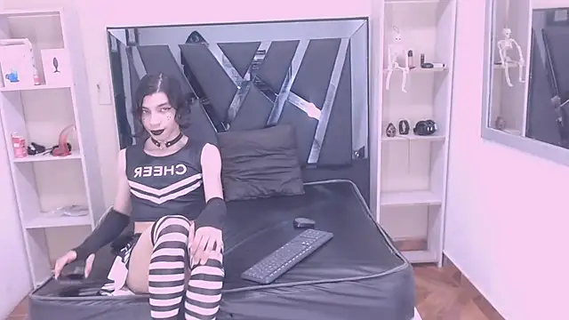 Atley Dolly online show from 28, 10, 2025