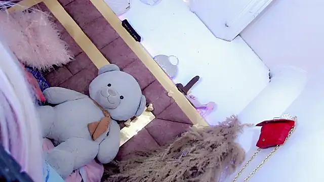 ravenous charmer online show from 13, 2, 2026