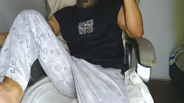 Snapshot of Sneyder_Nava chatting on 10, 11, 2025 Sneyder Nava online show from 10, 11, 2025