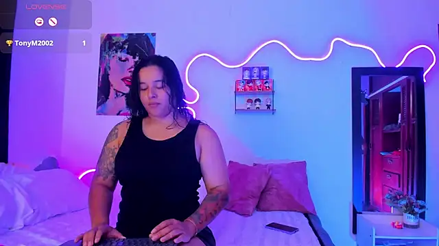 Snapshot of Dilan_and_Mia chatting on 1, 10, 2025 Dilan and Mia online show from 1, 10, 2025