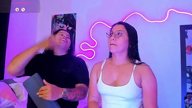 Snapshot of Dilan_and_Mia chatting on 3, 10, 2025 Dilan and Mia online show from 3, 10, 2025